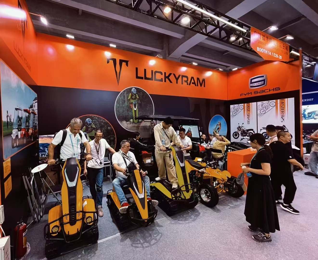 ATV de Luckyram capta los ojos de los compradores extranjeros en 136th Canton Fair